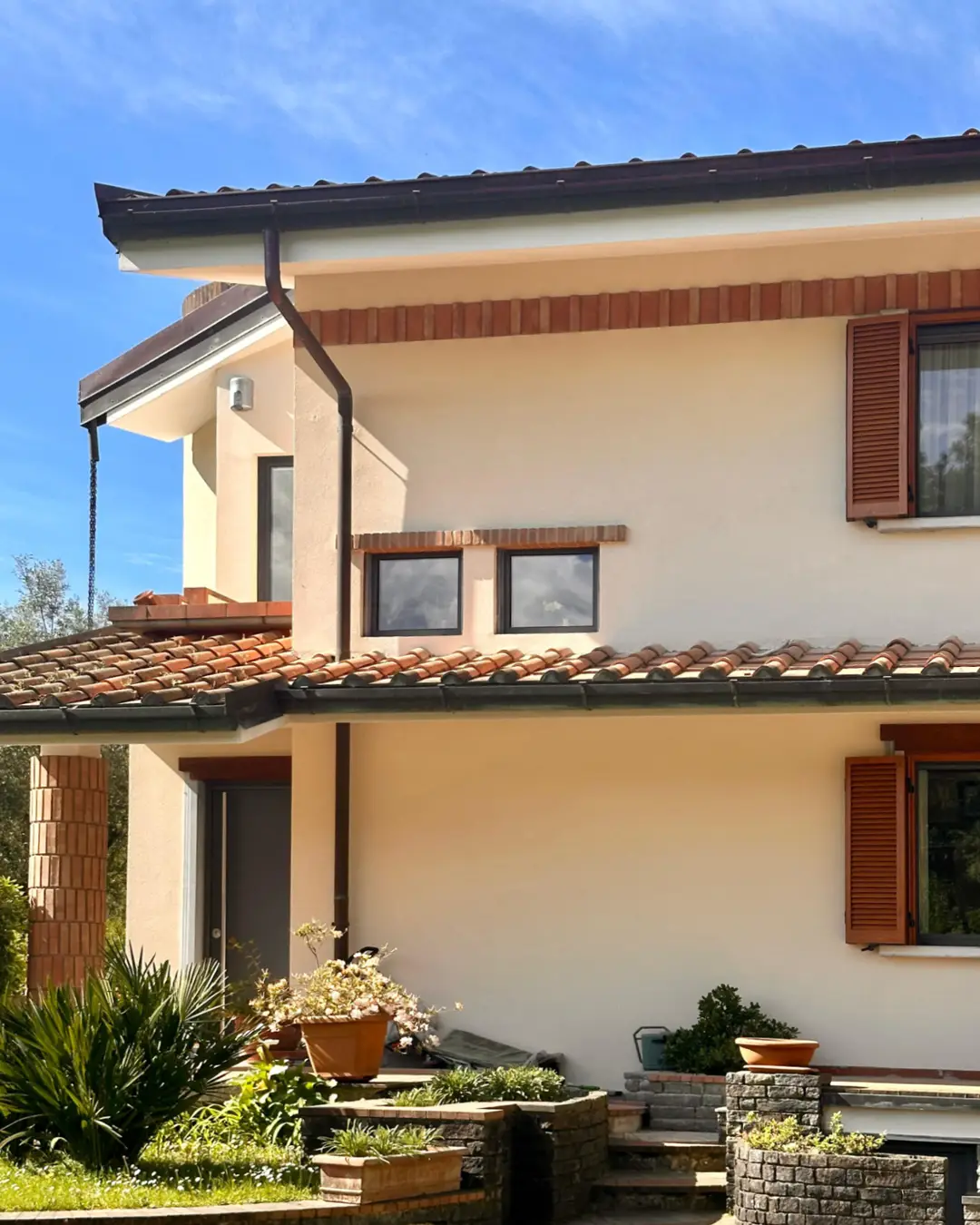 installazione infissi persiane bianche e infissi in pvc oknoplast